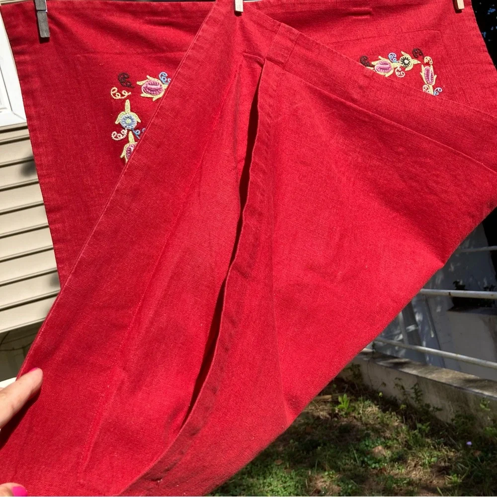 POTTERY BARN Red Embroidered Jacobean Floral Pillow Sham 24 x 30 inches Standard